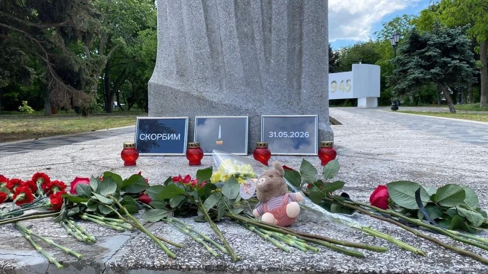 В Геническе почтили память ребёнка, погибшего при атаке беспилотника