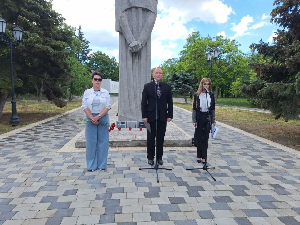 Памятная акция в Геническе: скорбим вместе Памятная акция в Геническе: скорбим вместе