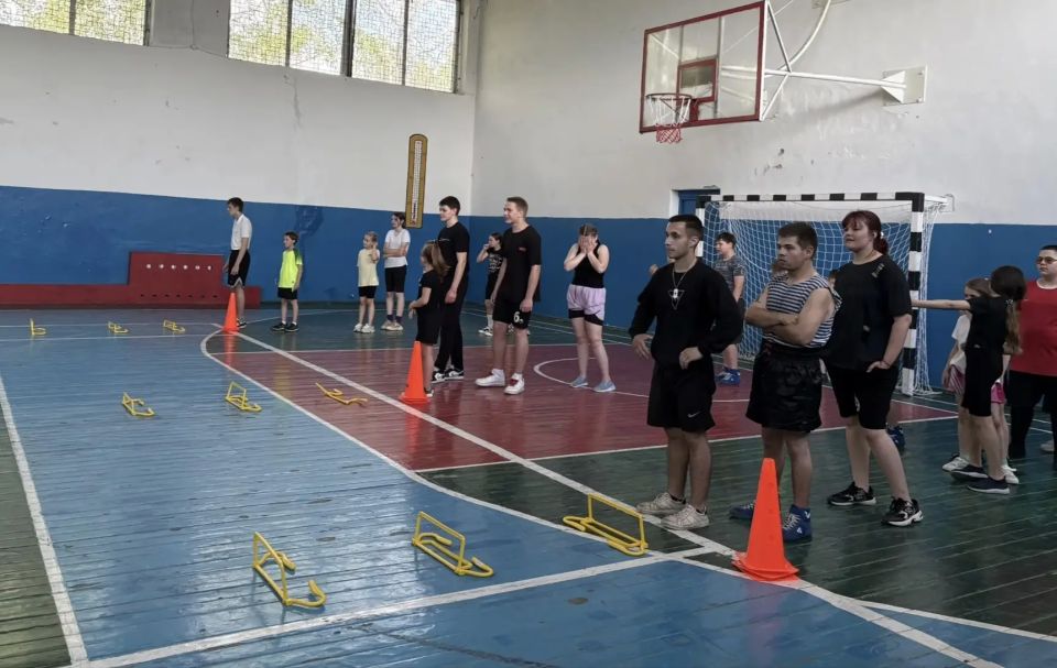 В Каховке ко Дню защиты детей прошел спортивный праздник "Весёлые старты" В Каховке ко Дню защиты детей прошел спортивный праздник "Весёлые старты"