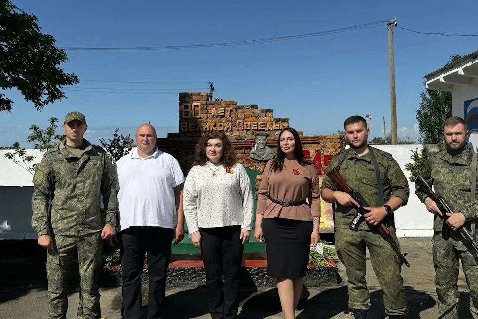 В Скадовском округе открыли мемориал воинам-освободителям