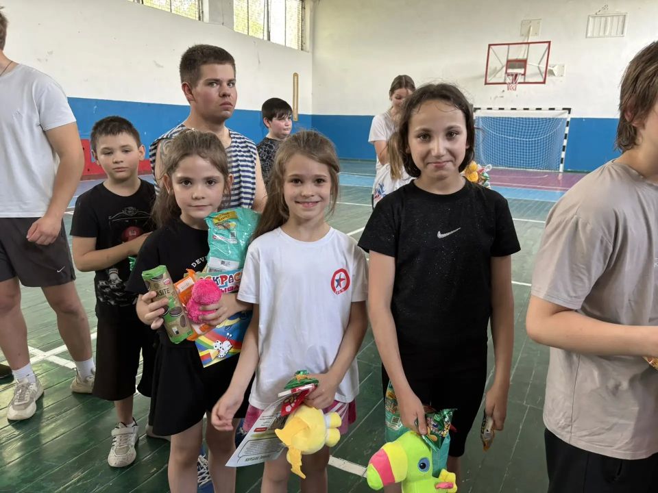 В Каховке ко Дню защиты детей прошел спортивный праздник "Весёлые старты" В Каховке ко Дню защиты детей прошел спортивный праздник "Весёлые старты"