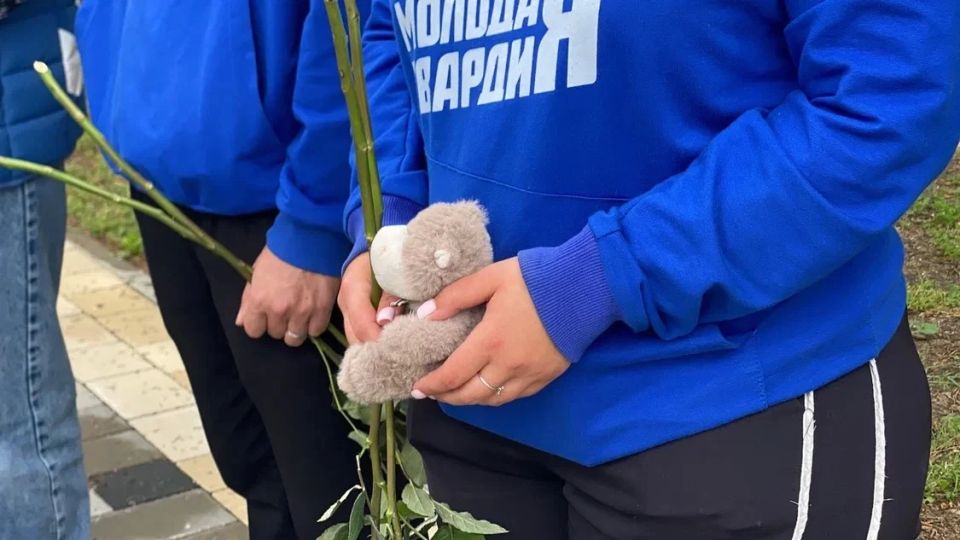Владимир Сальдо: В Геническе почтили память мальчика, погибшего при ударе беспилотника Владимир Сальдо: В Геническе почтили память мальчика, погибшего при ударе беспилотника