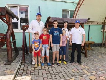 В преддверии Дня защиты детей поздравили юных жителей округа