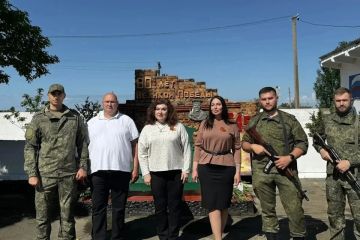 В Скадовском округе открыли мемориал воинам-освободителям