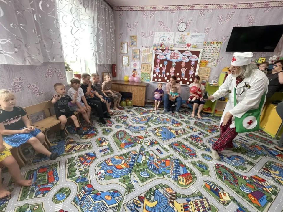 Кубанские волонтеры поздравили малышей Херсонской области с Днем защиты детей Кубанские волонтеры поздравили малышей Херсонской области с Днем защиты детей