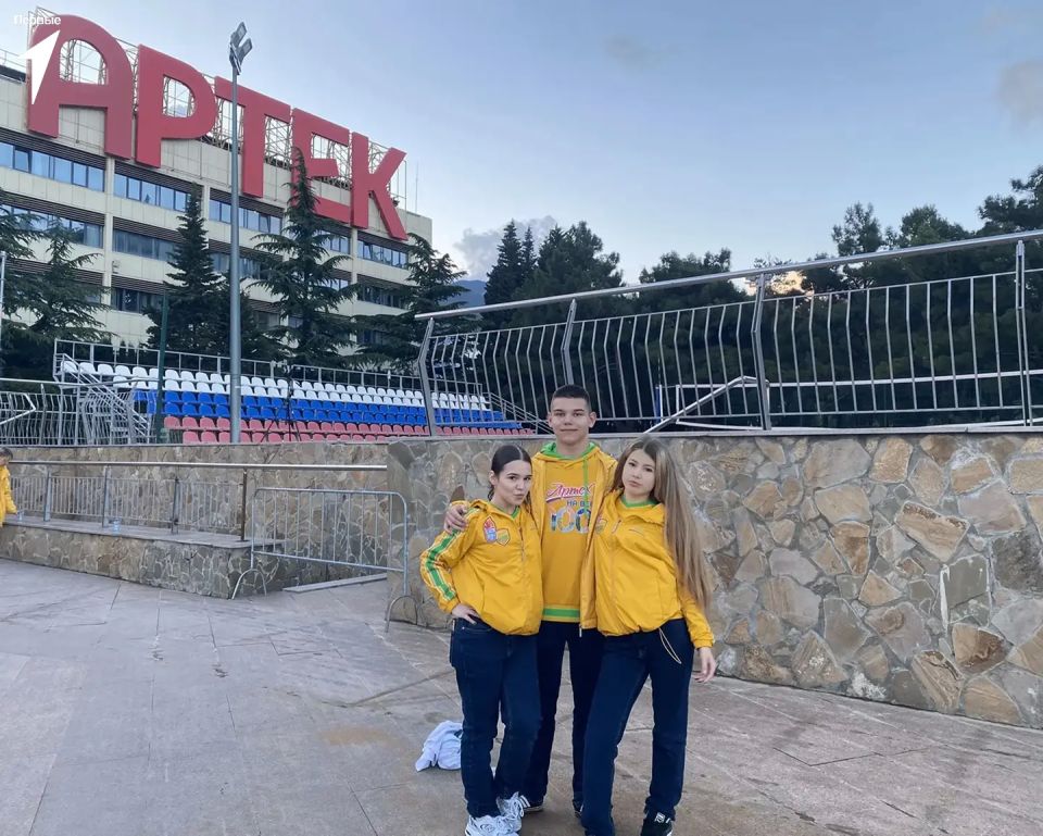 Первые Добропольской школы отправились в «Артек» за победу в конкурсе Первые Добропольской школы отправились в «Артек» за победу в конкурсе