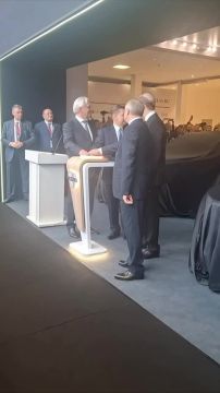 ����� ���������� Senat 900 �������� ����� �� ��������� Hongqi H9, ������� � ����� ����� �� 4 000 000
