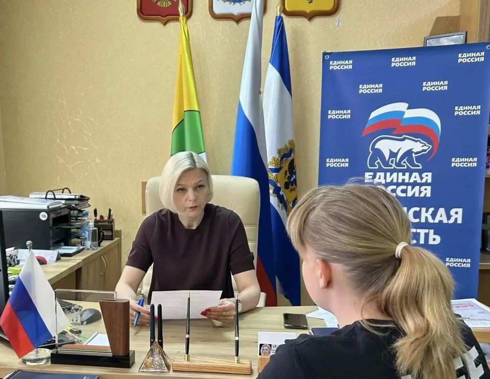 Глава Чаплинского муниципального округа, секретарь местного отделения партии «Единая Россия» Лилия Пуляева провела очередной прием граждан Глава Чаплинского муниципального округа, секретарь местного отделения партии «Единая Россия» Лилия Пуляева провела очередной прием граждан