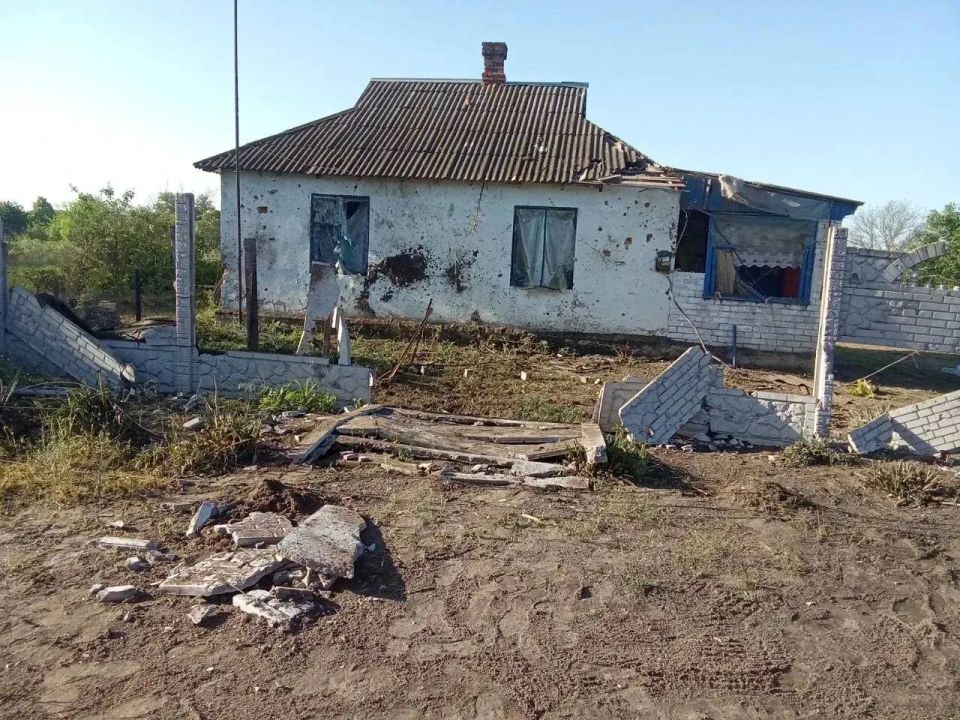 Четверо мирных жителей погибли, еще 10 пострадали за неделю в результате атак ВСУ на Алешкинский округ Четверо мирных жителей погибли, еще 10 пострадали за неделю в результате атак ВСУ на Алешкинский округ
