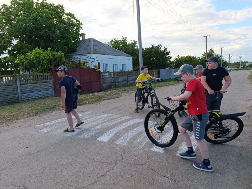 В селе Азовское прошла спортивно-познавательная игра «Последний нарушитель» В селе Азовское прошла спортивно-познавательная игра «Последний нарушитель»