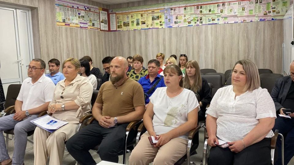 В Чаплинском и Нижнесерогозском округах подвели итоги сбора инициатив жителей В Чаплинском и Нижнесерогозском округах подвели итоги сбора инициатив жителей