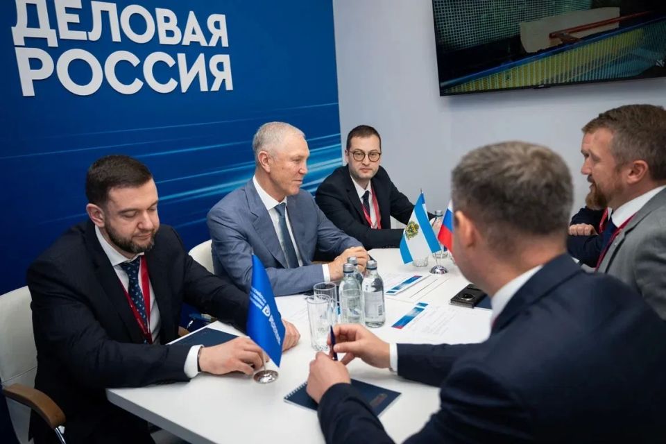 Подводим итоги работы Министерства экономического развития Херсонской области на Петербургском международном экономическом форуме — 2026 Подводим итоги работы Министерства экономического развития Херсонской области на Петербургском международном экономическом форуме — 2026