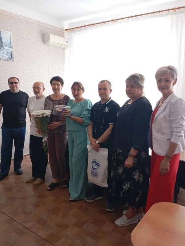 Сегодня в муниципальных округах Херсонской области поздравляли социальных работников с профессиональным праздником Сегодня в муниципальных округах Херсонской области поздравляли социальных работников с профессиональным праздником