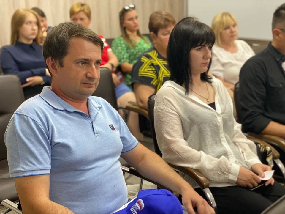 В Чаплинском и Нижнесерогозском округах подвели итоги сбора инициатив жителей В Чаплинском и Нижнесерогозском округах подвели итоги сбора инициатив жителей