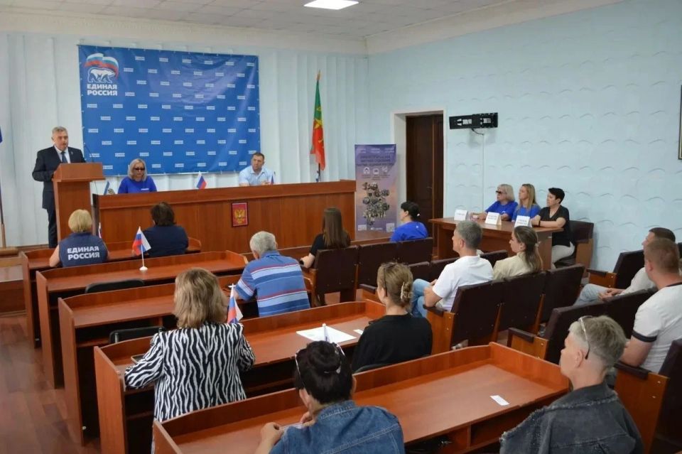 В Чаплинском и Нижнесерогозском округах подвели итоги сбора инициатив жителей В Чаплинском и Нижнесерогозском округах подвели итоги сбора инициатив жителей