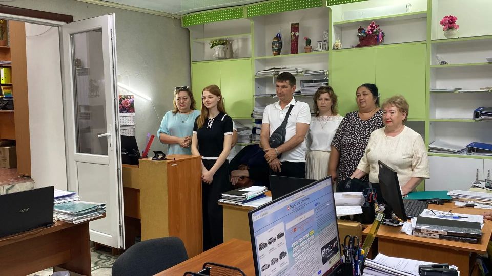 Владимир Сальдо: «Единая Россия» поздравила социальных работников Генического округа с профессиональным праздником Владимир Сальдо: «Единая Россия» поздравила социальных работников Генического округа с профессиональным праздником