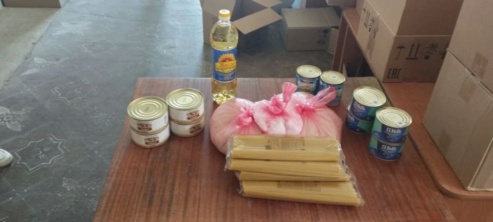 Более 800 продуктовых наборов было передано жителям пгт Любимовка Более 800 продуктовых наборов было передано жителям пгт Любимовка