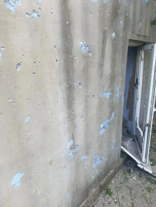 В результате артобстрела в пгт В результате артобстрела в пгт