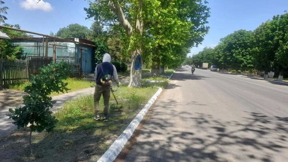 В Скадовском округе навели чистоту: общее дело ради уюта и порядка В Скадовском округе навели чистоту: общее дело ради уюта и порядка