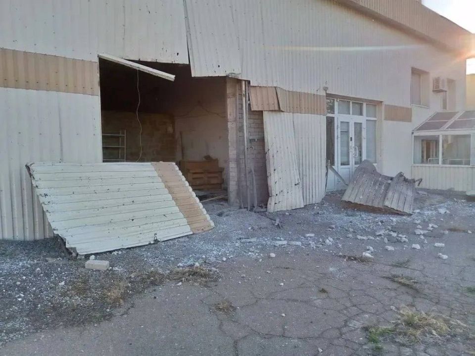 За сутки украинские террористы убили двух мирных жителей, четверо ранены За сутки украинские террористы убили двух мирных жителей, четверо ранены