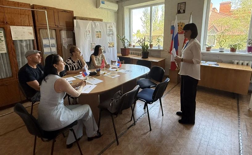 В Скадовске безработные граждане освоили навыки успешного прохождения собеседований и адаптации в коллективе