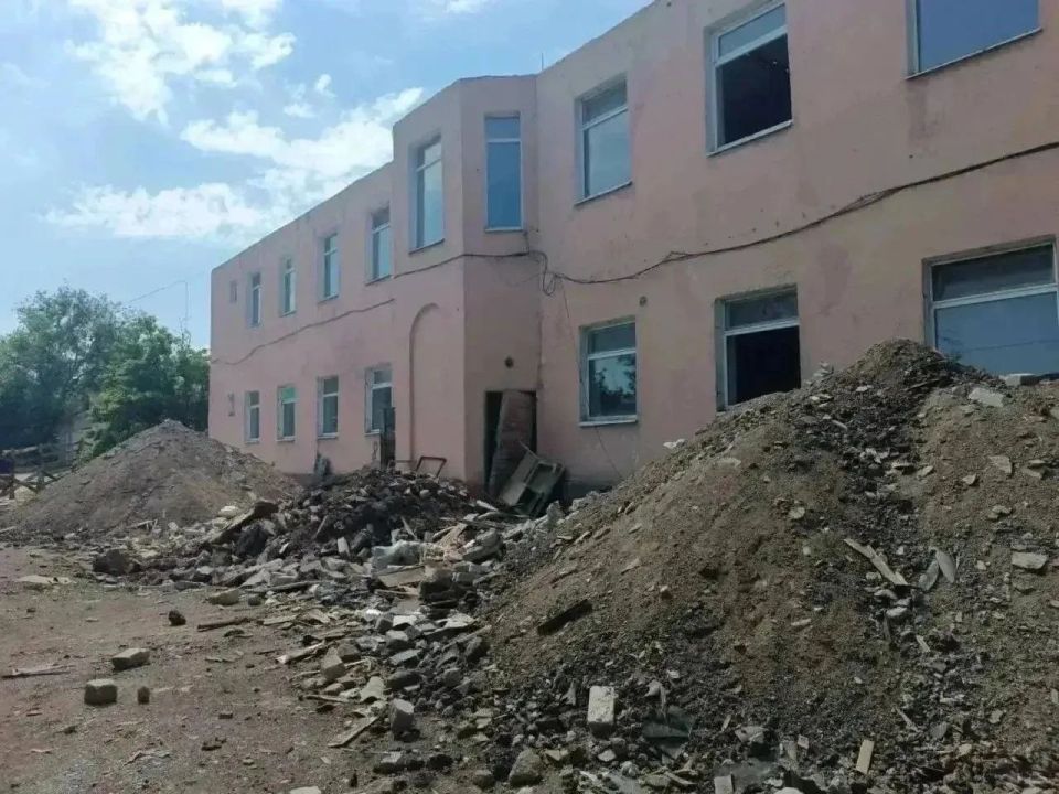 Виктор Водолацкий: Начался капитальный ремонт поликлинических отделений в городах Молодогвардейск и Суходольск ЛНР Виктор Водолацкий: Начался капитальный ремонт поликлинических отделений в городах Молодогвардейск и Суходольск ЛНР