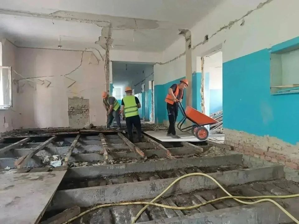 Виктор Водолацкий: Начался капитальный ремонт поликлинических отделений в городах Молодогвардейск и Суходольск ЛНР Виктор Водолацкий: Начался капитальный ремонт поликлинических отделений в городах Молодогвардейск и Суходольск ЛНР