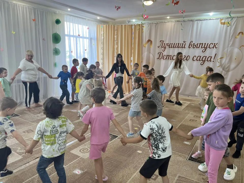 В детском саду «Чебурашка» отпраздновали День друзей: цирк, игры и сказка о самом главном В детском саду «Чебурашка» отпраздновали День друзей: цирк, игры и сказка о самом главном