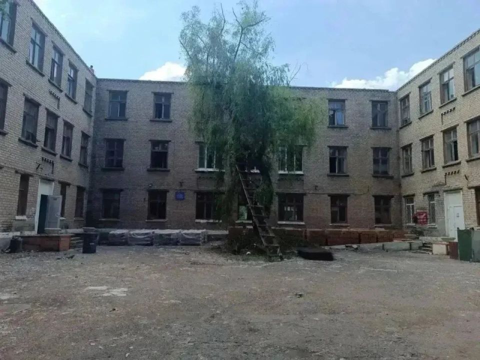 Виктор Водолацкий: Начался капитальный ремонт поликлинических отделений в городах Молодогвардейск и Суходольск ЛНР Виктор Водолацкий: Начался капитальный ремонт поликлинических отделений в городах Молодогвардейск и Суходольск ЛНР