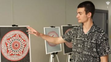 В ХТУ открылась выставка «Рисуй, Россия!»