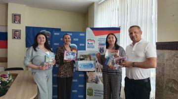 В Новотроицком округе стартовала всероссийская акция "Коробка храбрости" от партии "Единая Россия"