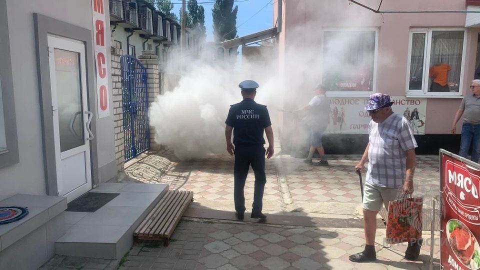 Эвакуируемся правильно. Специалисты надзорной деятельности и профилактической работы по Скадовскому муниципальному округу провели тренировку по эвакуации на территории Скадовского кооперативного рынка Эвакуируемся правильно. Специалисты надзорной деятельности и профилактической работы по Скадовскому муниципальному округу провели тренировку по эвакуации на территории Скадовского кооперативного рынка