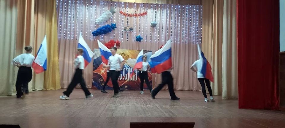 В Плавском отметили День России тёплой встречей «Россия – Родина моя» В Плавском отметили День России тёплой встречей «Россия – Родина моя»
