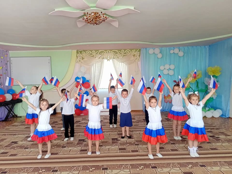В духе патриотизма: мероприятия ко Дню России в образовательных учреждениях Херсонской области В духе патриотизма: мероприятия ко Дню России в образовательных учреждениях Херсонской области