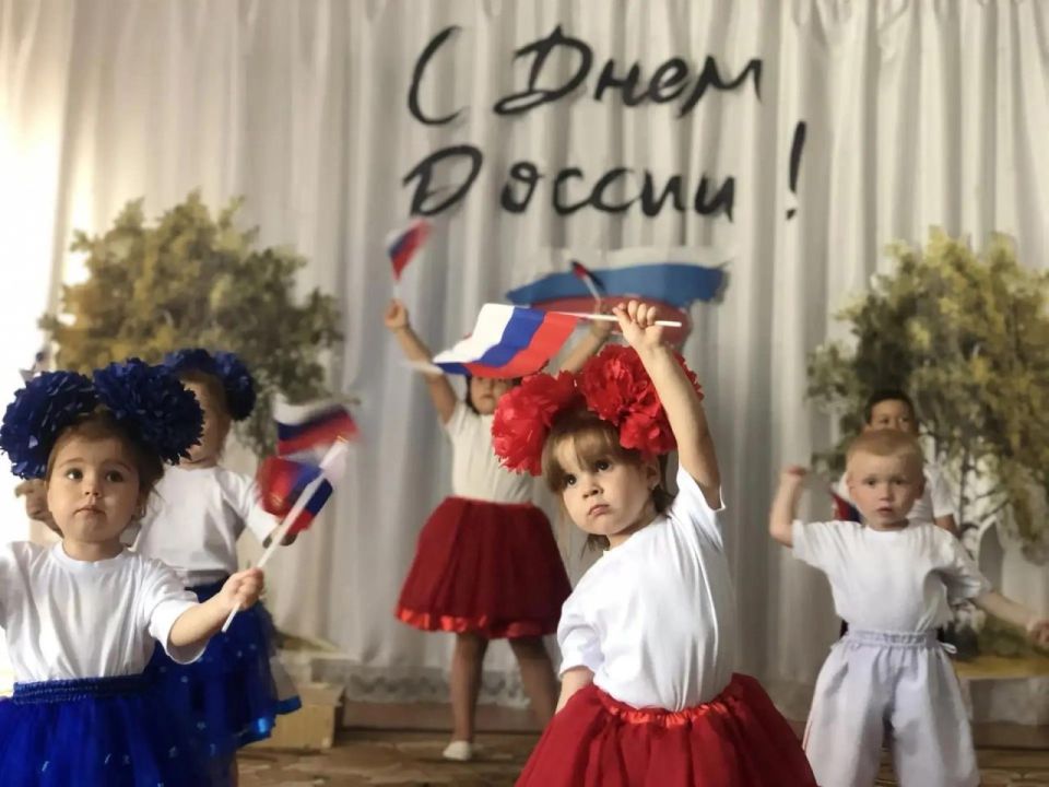 Александр Дудка: День России: музыкальный флешмоб как признание в любви к Родине в Скадовском округе Александр Дудка: День России: музыкальный флешмоб как признание в любви к Родине в Скадовском округе