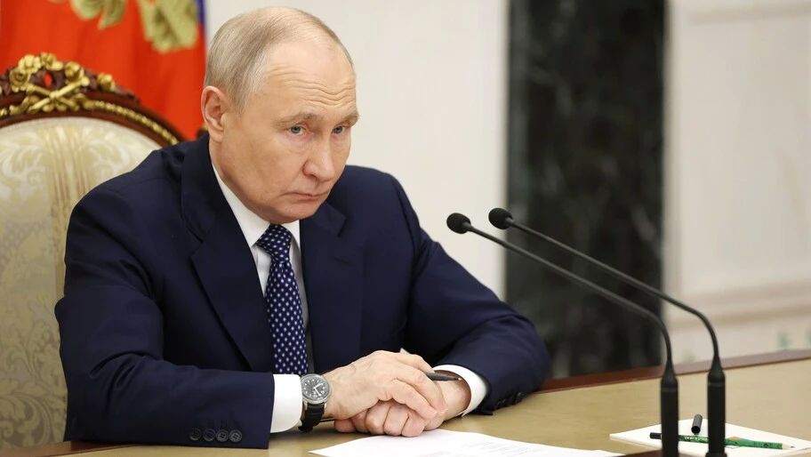 Путин: патриотизм россиян поможет преодолеть все трудности и победить всех врагов