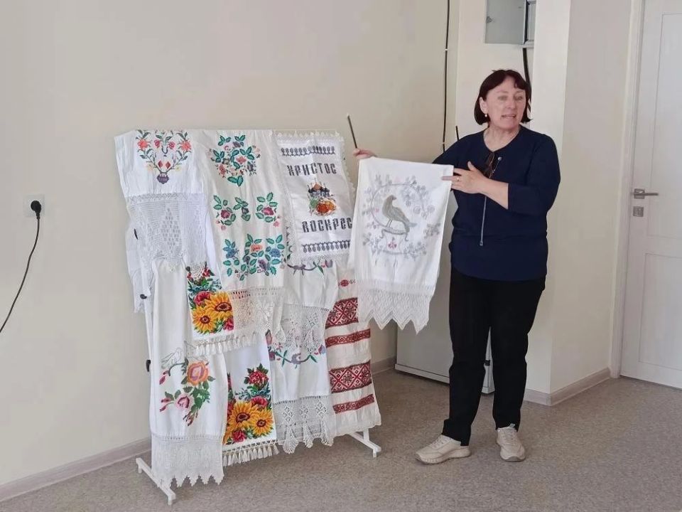 Школьники Скадовского округа прикоснулись к традициям вышивки Школьники Скадовского округа прикоснулись к традициям вышивки