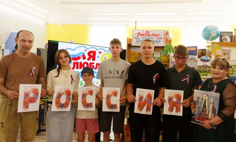 В Любимовском учреждении культуры прошёл знаменательный патриотический час под названием «Чти прошлое, твори — настоящее!»