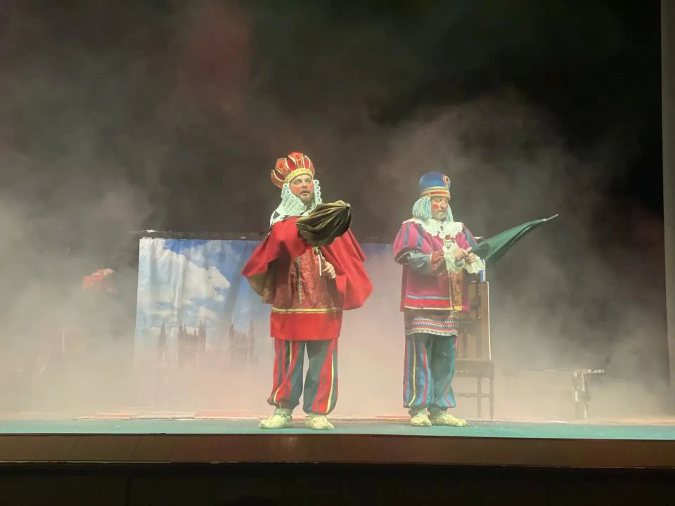В Скадовске закрыли театральный сезон премьерой «Лучше не сыскать» В Скадовске закрыли театральный сезон премьерой «Лучше не сыскать»