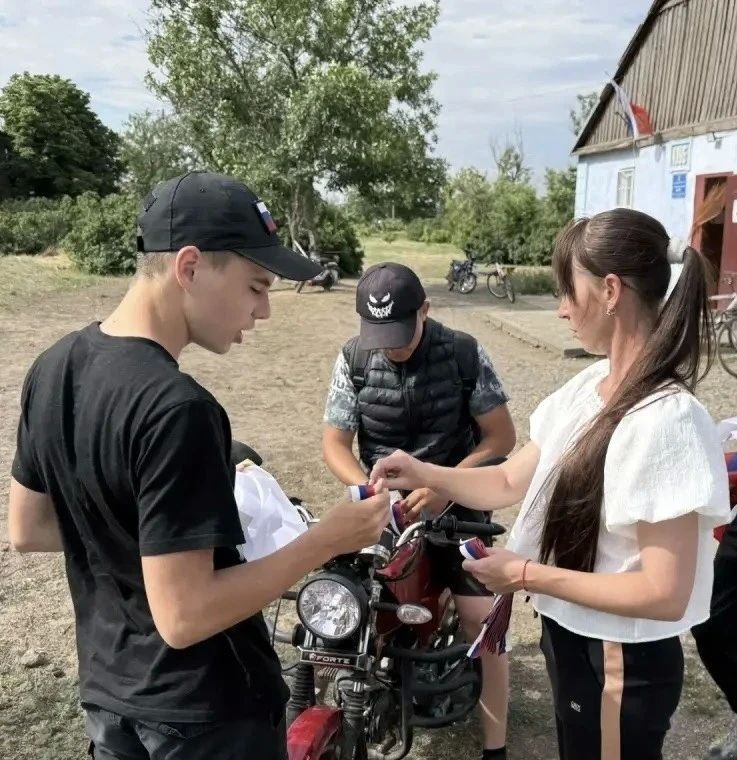 Павел Филипчук: Российский триколор - символ единства Павел Филипчук: Российский триколор - символ единства