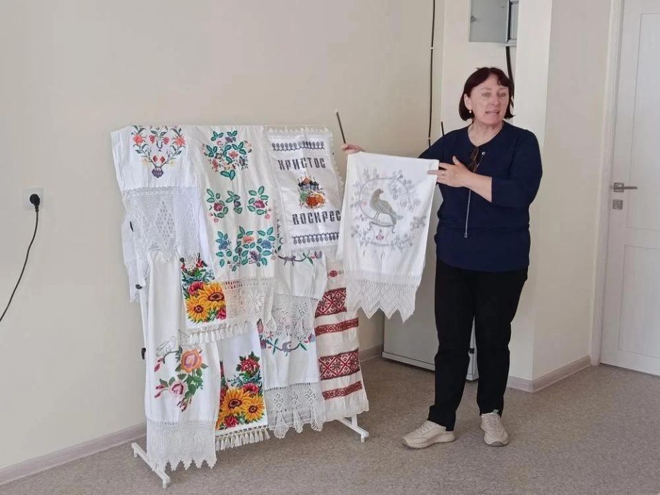 Школьники Скадовского округа прикоснулись к традициям вышивки Школьники Скадовского округа прикоснулись к традициям вышивки