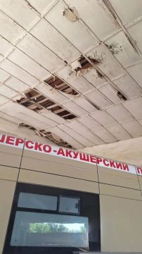 В результате атаки БПЛА в селе Червоная Поляна повреждено помещение Горностаевской ЦРБ, испрользуемое для размещения санитарных автомобилей, также повреждена спецтехника