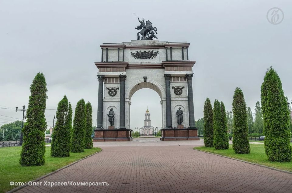 Соседи по земле: 92-летие отмечают Воронежская и Курская области Соседи по земле: 92-летие отмечают Воронежская и Курская области