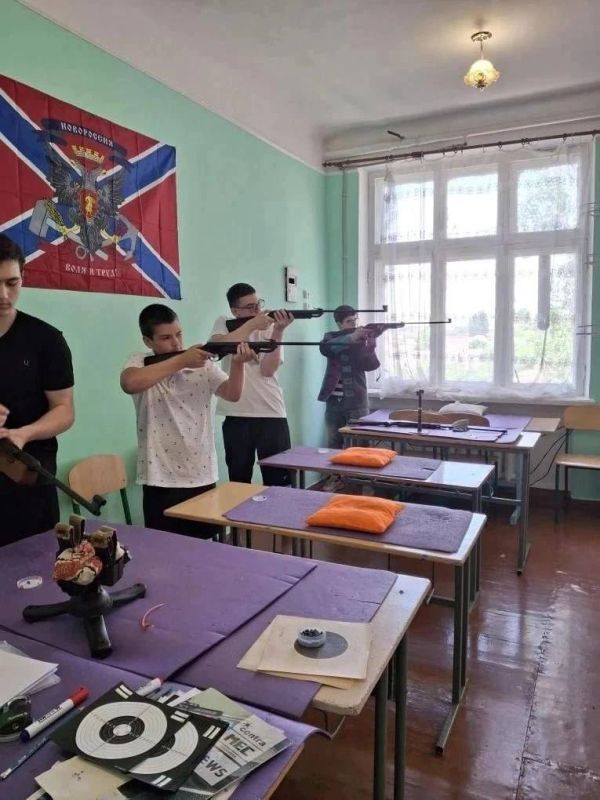 В Скадовске состоялись соревнования по стрельбе среди кадет и юнармейцев В Скадовске состоялись соревнования по стрельбе среди кадет и юнармейцев