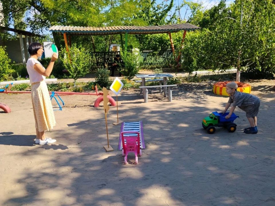 «День дорожной грамотности»: в Скадовском округе юные пешеходы повторили правила безопасности «День дорожной грамотности»: в Скадовском округе юные пешеходы повторили правила безопасности
