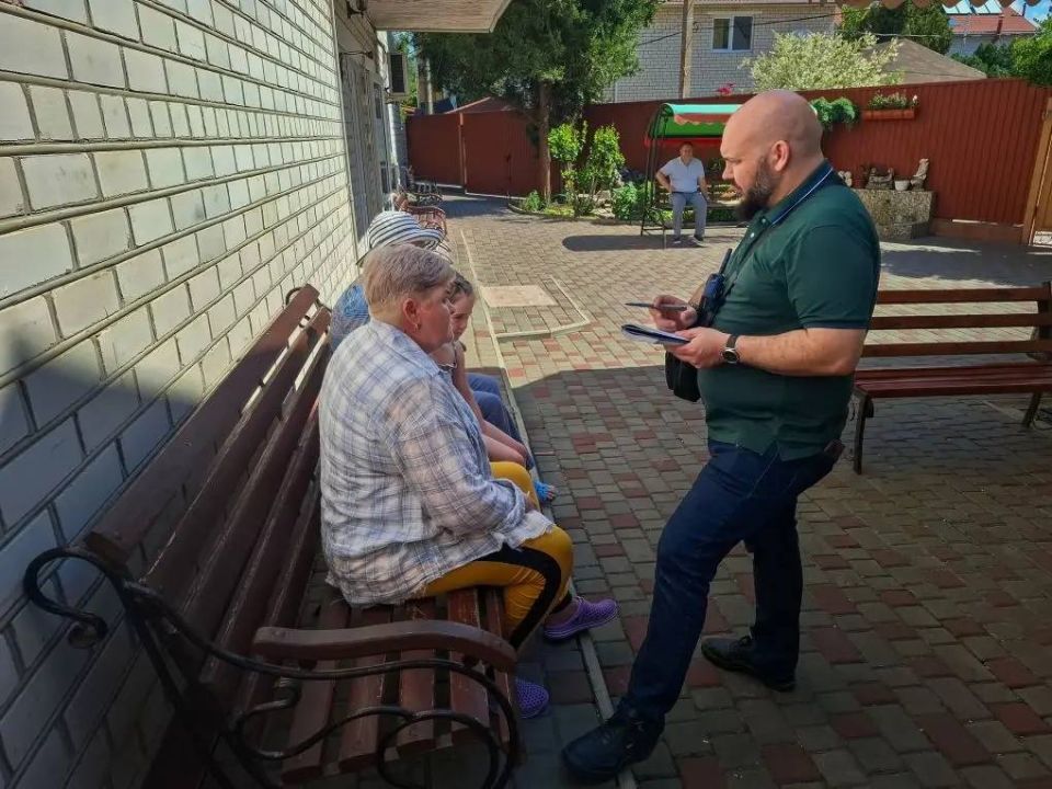 Омбудсмен Херсонской области провел прием граждан в пункте временного размещения в Железном Порту Омбудсмен Херсонской области провел прием граждан в пункте временного размещения в Железном Порту