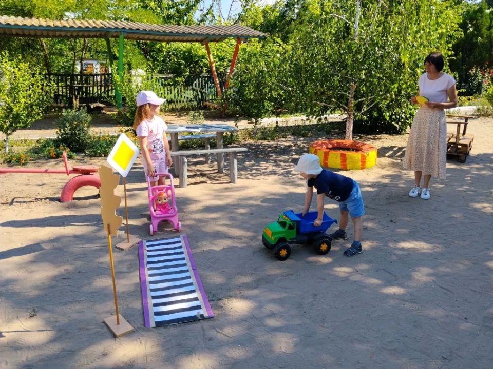 «День дорожной грамотности»: в Скадовском округе юные пешеходы повторили правила безопасности «День дорожной грамотности»: в Скадовском округе юные пешеходы повторили правила безопасности