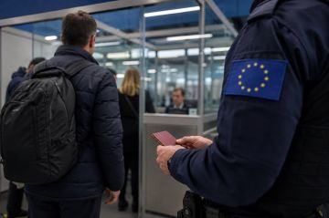Директор консульского департамента МИД РФ Алексей Климов предупредил россиян о рисках задержания при поездках в страны ЕС и другие недружественные государства