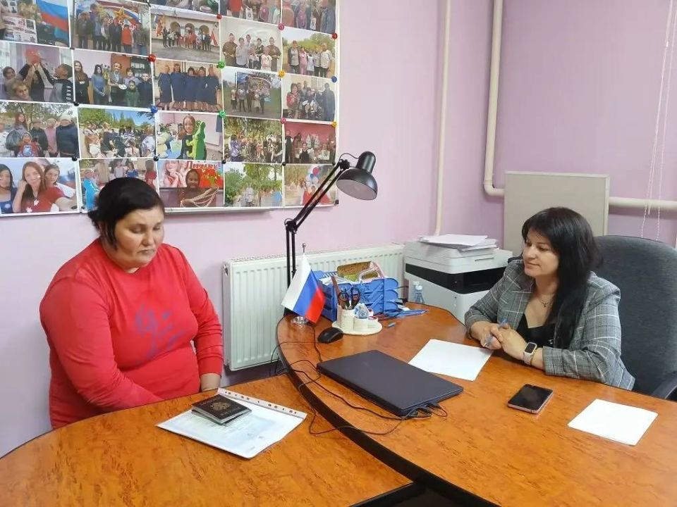 Прием граждан в селе Богдановка провела депутат Совета депутатов Каховского МО Наталья Колесник Прием граждан в селе Богдановка провела депутат Совета депутатов Каховского МО Наталья Колесник