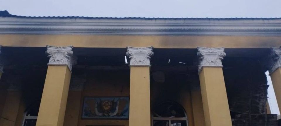 Павел Филипчук: Нацисты бьют по детям.. Каховский округ. ВСУ обстреляли Любимовский дом культуры и библиотеку Павел Филипчук: Нацисты бьют по детям.. Каховский округ. ВСУ обстреляли Любимовский дом культуры и библиотеку